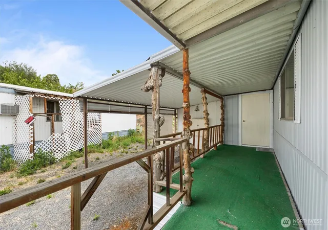 Photo 3 of Manufactured home for sale at 2205 Butterfield Rd #247, Yakima, WA 98901 | MLS# NWM2535645 | Listing updated on 2026-09-25
