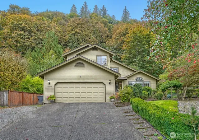 Single family home for sale at 15827 SE 156th Court, Renton, WA 98058 | MLS# NWM2535664