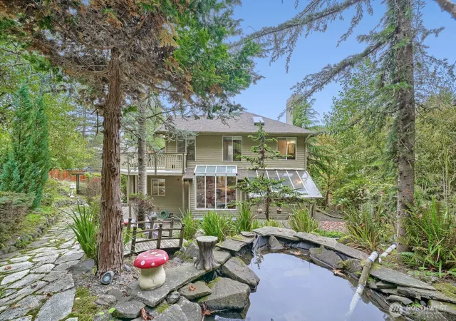 Photo 3 of Single family home for sale at 15827 Se 156th Court, Renton, WA 98058 | MLS# NWM2535664 | Listing updated on 2026-10-20