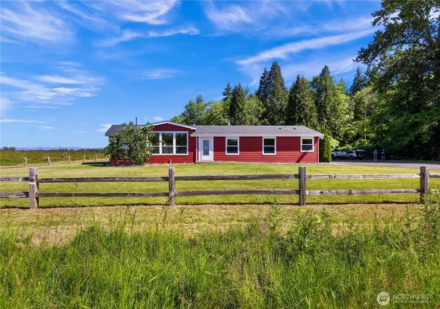 Photo 3 of Manufactured home for sale at 4004 Brown Rd, Ferndale, WA 98248 | MLS# NWM2535714 | Listing updated on 2026-09-21
