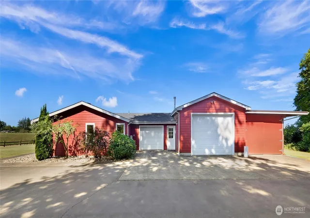 Photo 3 of Manufactured home for sale at 4004 Brown Rd, Ferndale, WA 98248 | MLS# NWM2535714 | Listing updated on 2026-09-21