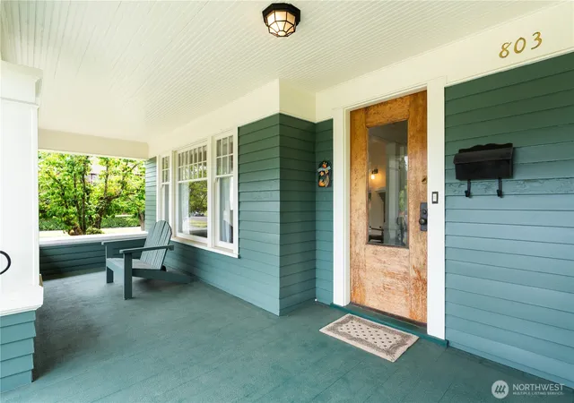 Photo 3 of Single family home for sale at 803 G St, Centralia, WA 98531 | MLS# NWM2535724 | Listing updated on 2026-10-02