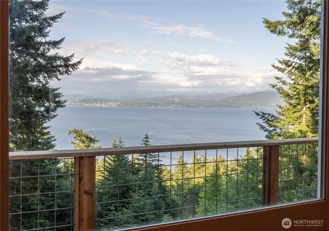 Photo 4 of Single family home for sale at 1058 Dana Cir, Lummi Island, WA 98262 | MLS# NWM2535726 | Listing updated on 2026-09-21
