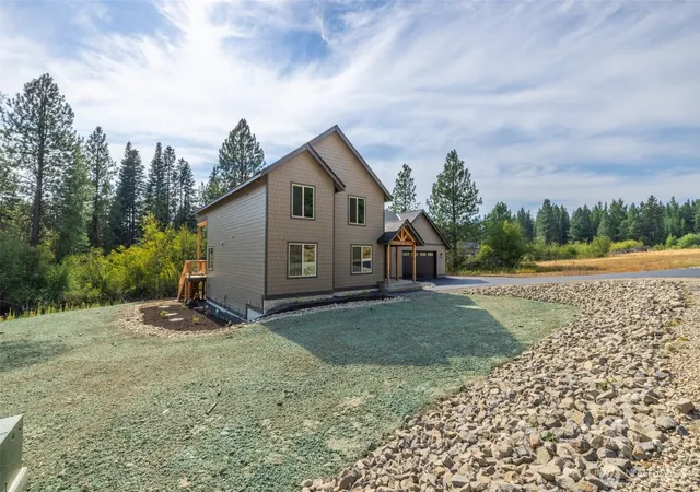 Photo 3 of Single family home for sale at 108 Bitterroot Ln, Ronald, WA 98940 | MLS# NWM2535734 | Listing updated on 2026-09-25