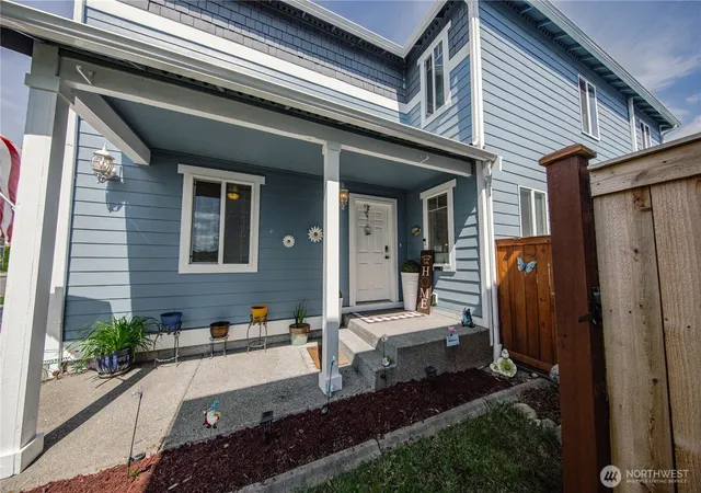 Photo 2 of Single family home for sale at 16475 Se Greenbrier St, Yelm, WA 98597 | MLS# NWM2535764 | Listing updated on 2026-09-20