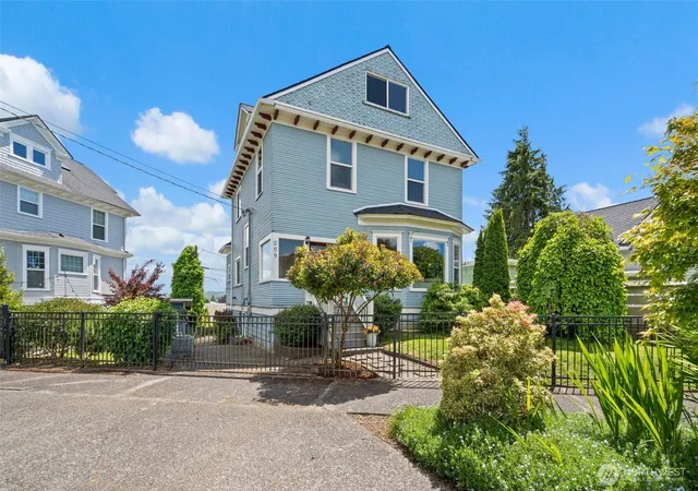 Photo 2 of Sale Pending at 209 E 8th Street, Aberdeen, WA 98520 | MLS# NWM2535799 | Listing updated on 2026-09-19