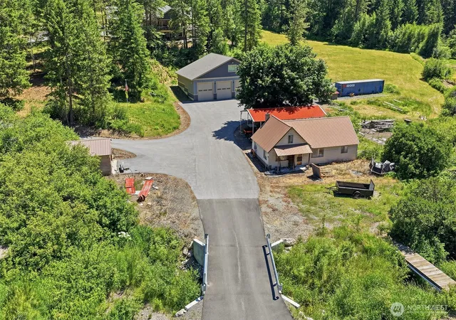 Photo 2 of Single family home for sale at 40 Broken O Ln, Leavenworth, WA 98826 | MLS# NWM2535861 | Listing updated on 2026-09-21