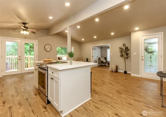 Photo 4 of Manufactured home for sale at 22065 106th Place SE #75, Kent, WA 98031 | MLS# NWM2535883 | Listing updated on 2026-09-23