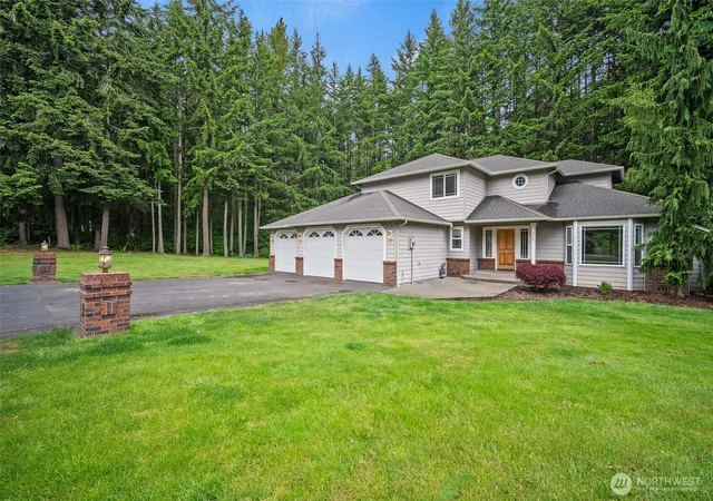 Photo 4 of Single family home for sale at 2627 141st Street NW, Marysville, WA 98271 | MLS# NWM2535934 | Listing updated on 2026-10-03