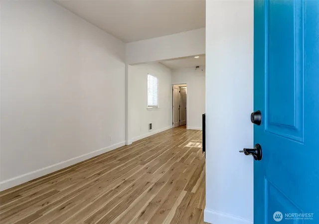 Photo 4 of Condo for sale at 320 Williams Ave N, Renton, WA 98057 | MLS# NWM2535935 | Listing updated on 2026-09-21