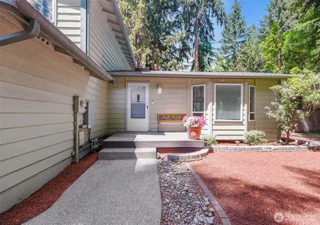 Photo 3 of Single family home for sale at 8440 Homestead Ave NE, Olympia, WA 98516 | MLS# NWM2535939 | Listing updated on 2026-09-21