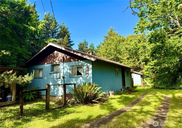 Photo 3 of Sale Pending at 1251 S Ocosta St, Westport, WA 98595 | MLS# NWM2535944 | Listing updated on 2026-09-25