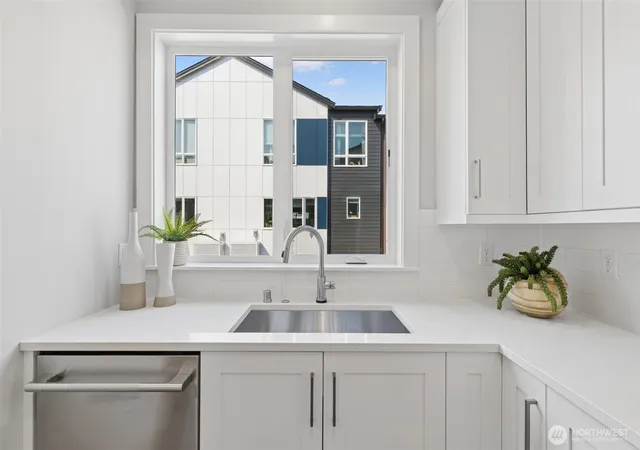 Photo 4 of Condo for sale at 12207 137th Place NE #2603, Redmond, WA 98052 | MLS# NWM2535946 | Listing updated on 2026-09-30