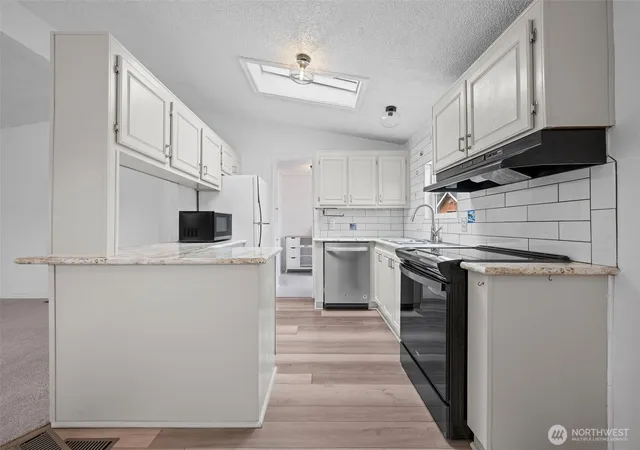 Photo 2 of Manufactured home for sale at 1507 198 Place, Long Beach, WA 98631 | MLS# NWM2535963 | Listing updated on 2026-09-21