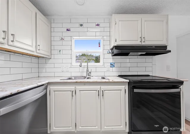 Photo 3 of Manufactured home for sale at 1507 198 Place, Long Beach, WA 98631 | MLS# NWM2535963 | Listing updated on 2026-09-21