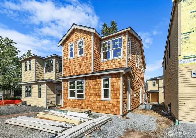 Photo 3 of Condo for sale at 12511 Ne 94th Street, Kirkland, WA 98033 | MLS# NWM2535982 | Listing updated on 2026-09-05