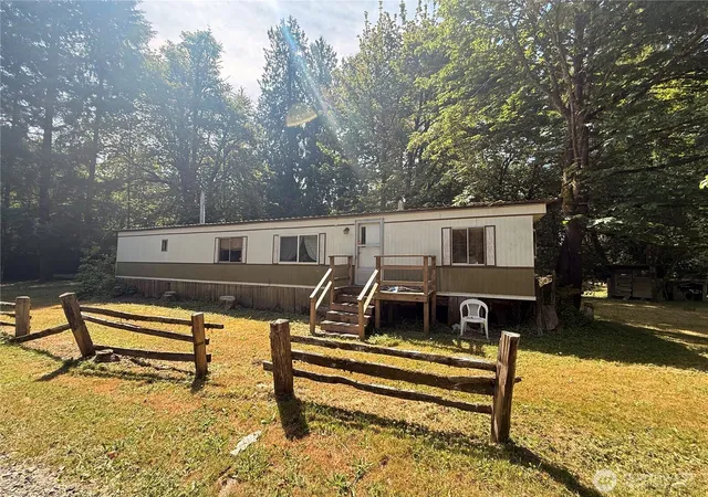 Photo 3 of Manufactured home for sale at 124 03 Mckay, Randle, WA 98377 | MLS# NWM2536003 | Listing updated on 2026-09-25