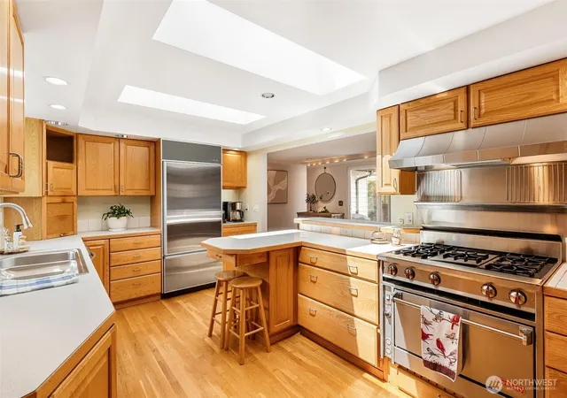 Photo 3 of Single family home for sale at 17529 93rd Avenue Ne, Bothell, WA 98011 | MLS# NWM2536078 | Listing updated on 2026-10-02