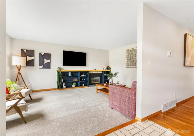 Photo 2 of Single family home for sale at 17529 93rd Avenue Ne, Bothell, WA 98011 | MLS# NWM2536078 | Listing updated on 2026-10-02