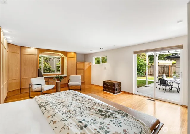 Photo 3 of Single family home for sale at 17529 93rd Avenue NE, Bothell, WA 98011 | MLS# NWM2536078 | Listing updated on 2026-10-02
