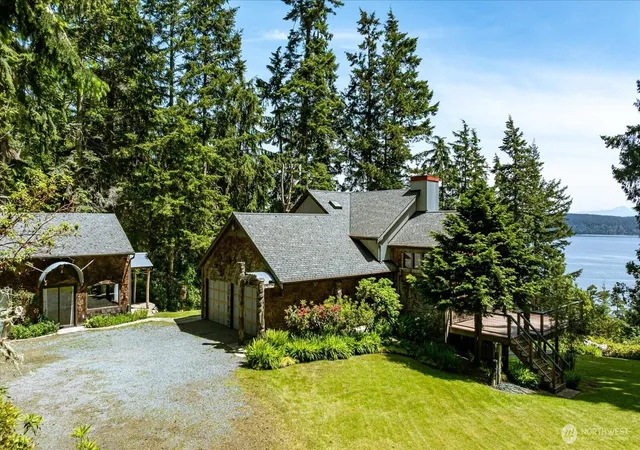 Photo 2 of Sale Pending at 1975 North Blf Rd, Coupeville, WA 98239 | MLS# NWM2536130 | Listing updated on 2026-08-27