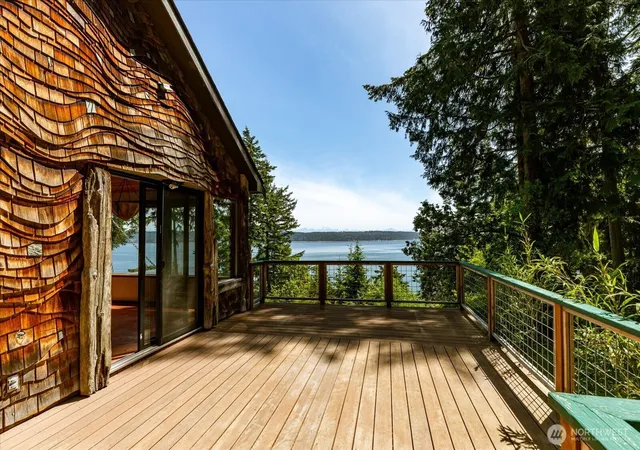 Photo 4 of Sale Pending at 1975 North Blf Rd, Coupeville, WA 98239 | MLS# NWM2536130 | Listing updated on 2026-08-27