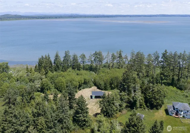 Photo 3 of Single family home for sale at 125 Damon Rd, Hoquiam, WA 98550 | MLS# NWM2536140 | Listing updated on 2026-09-21