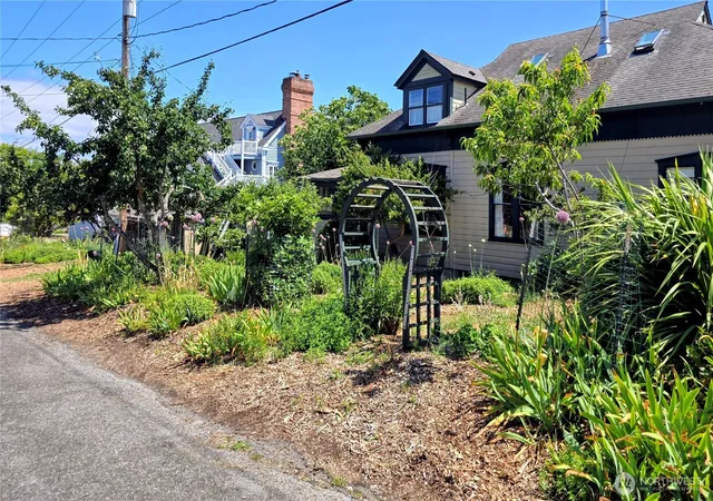 Photo 4 of Single family home for sale at 538 Adams St, Port Townsend, WA 98368 | MLS# NWM2536171 | Listing updated on 2026-09-24