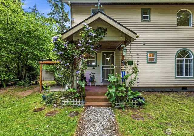 Photo 3 of Single family home for sale at 11209 Riviera Dr, Anderson Island, WA 98303 | MLS# NWM2536176 | Listing updated on 2026-09-21