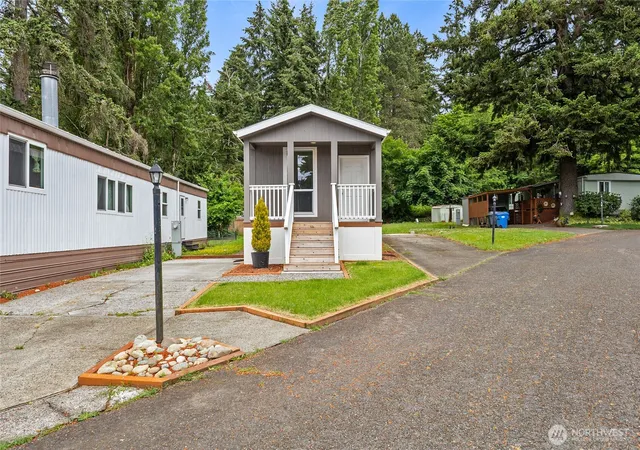 Photo 3 of Manufactured home for sale at 507 131st Street E #L, Tacoma, WA 98445 | MLS# NWM2536256 | Listing updated on 2026-09-21