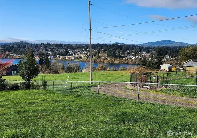 Photo 4 of Land for sale at 3023 Pawnee Dr, Bremerton, WA 98310 | MLS# NWM2536275 | Listing updated on 2026-09-21