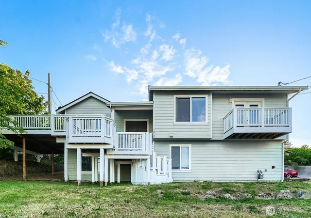 Photo 3 of Sale Pending at 1312 Browns Point Blvd, Tacoma, WA 98422 | MLS# NWM2536281 | Listing updated on 2026-09-25