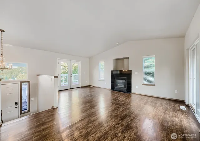 Photo 4 of Sale Pending at 1312 Browns Point Blvd, Tacoma, WA 98422 | MLS# NWM2536281 | Listing updated on 2026-09-25