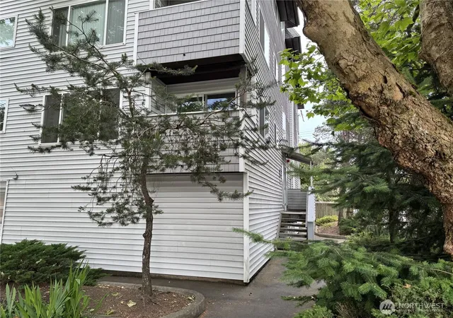 Photo 2 of Condo for sale at 555 N 105th Street #202, Seattle, WA 98133 | MLS# NWM2536344 | Listing updated on 2026-10-01
