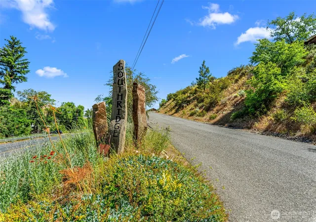 Photo 2 of Land for sale at 159 Southridge Ct, Wenatchee, WA 98801 | MLS# NWM2536372 | Listing updated on 2026-09-21