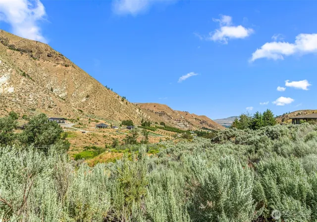 Photo 3 of Land for sale at 159 Southridge Ct, Wenatchee, WA 98801 | MLS# NWM2536372 | Listing updated on 2026-09-21