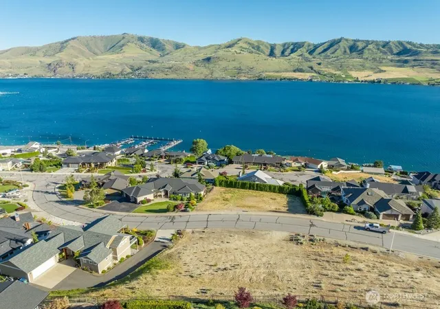 Photo 1 of Land for sale at 116 Apple Ave, Chelan, WA 98816 | MLS# NWM2536425 | Listing updated on 2026-09-21