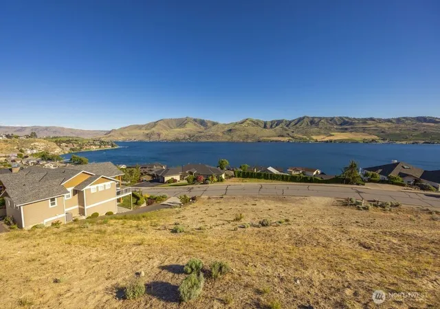 Photo 2 of Land for sale at 116 Apple Ave, Chelan, WA 98816 | MLS# NWM2536425 | Listing updated on 2026-09-21
