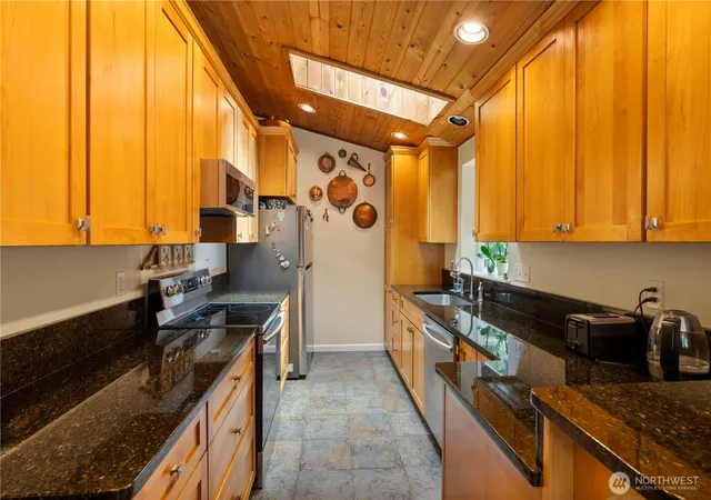 Photo 4 of Single family home for sale at 72 Sayward Ln, Port Ludlow, WA 98365 | MLS# NWM2536444 | Listing updated on 2026-09-30