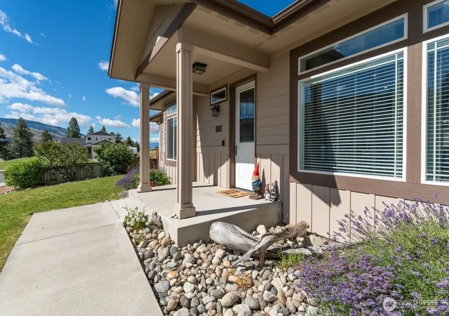 Photo 3 of Sale Pending at 1020 Crst Loop, Entiat, WA 98822 | MLS# NWM2536462 | Listing updated on 2026-09-25
