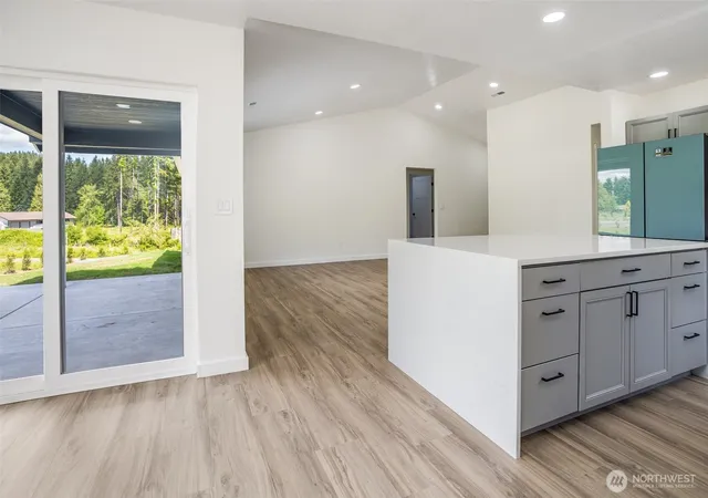 Photo 4 of Sale Pending at 252 Wake Robin Ln, Longview, WA 98632 | MLS# NWM2536486 | Listing updated on 2026-09-26
