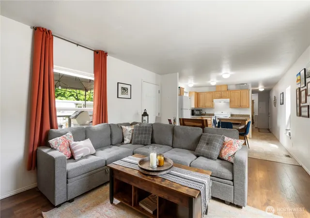 Photo 3 of Manufactured home for sale at 611 Cedar Ave #6, Port Hadlock, WA 98339 | MLS# NWM2536512 | Listing updated on 2026-10-01