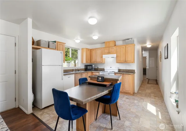 Photo 4 of Manufactured home for sale at 611 Cedar Ave #6, Port Hadlock, WA 98339 | MLS# NWM2536512 | Listing updated on 2026-10-01