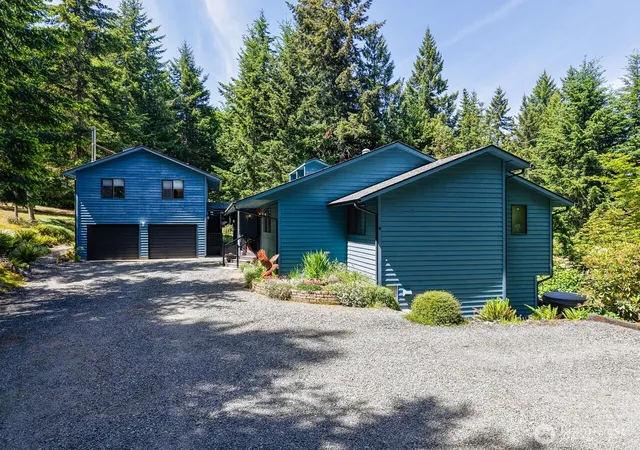 Photo 4 of Single family home for sale at 492 Walkabout Way, Port Angeles, WA 98363 | MLS# NWM2536515 | Listing updated on 2026-09-17