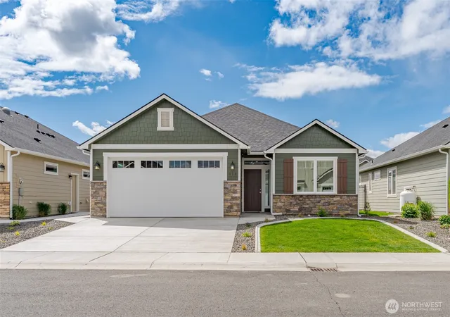 Photo 1 of Single family home for sale at 816 N M Loop Dr Sw, Quincy, WA 98848 | MLS# NWM2536522 | Listing updated on 2026-09-21