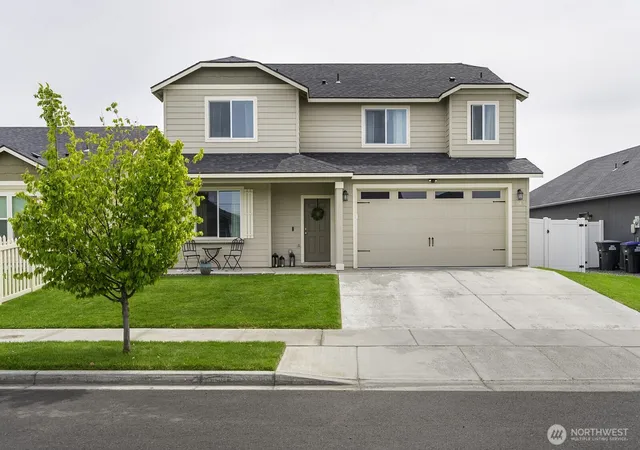 Photo 1 of Single family home for sale at 1361 E Nen Dr, Moses Lake, WA 98837 | MLS# NWM2536532 | Listing updated on 2026-09-21