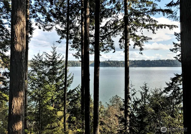 Photo 2 of Single family home for sale at 898 Se Dahman Rd, Shelton, WA 98584 | MLS# NWM2536535 | Listing updated on 2026-09-22