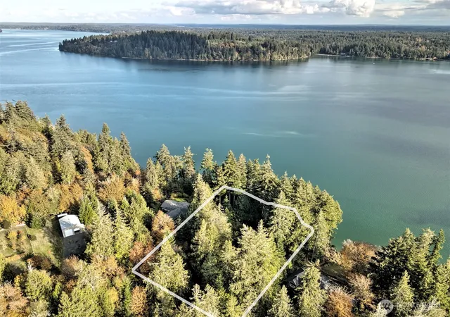 Photo 3 of Single family home for sale at 898 SE Dahman Rd, Shelton, WA 98584 | MLS# NWM2536535 | Listing updated on 2026-09-22