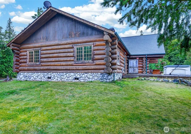 Photo 4 of Single family home for sale at 1154 Monroe Rd, Port Angeles, WA 98362 | MLS# NWM2536544 | Listing updated on 2026-09-21