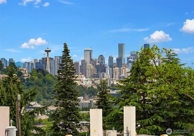 Photo 3 of Single family home for sale at 2607 W Newton St, Seattle, WA 98199 | MLS# NWM2536576 | Listing updated on 2026-09-24